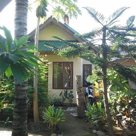 Arnel Bungalows Senggigi Buitenkant foto