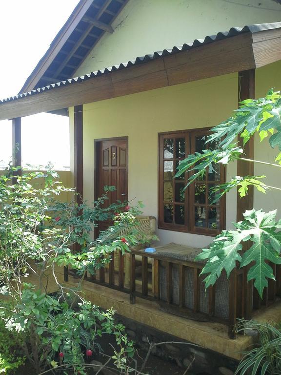 Arnel Bungalows Senggigi Buitenkant foto